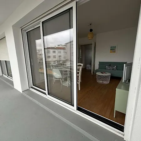 Apartment Refait A Neuf A 50m De La Avec Terrasse Et A Proximite Des Commerces De - Fr-1-494-175 Royan